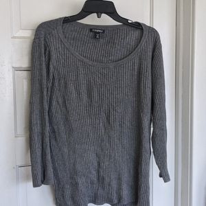 5 for $25 Gray ribbed scoop neck Roz&Ali sweater